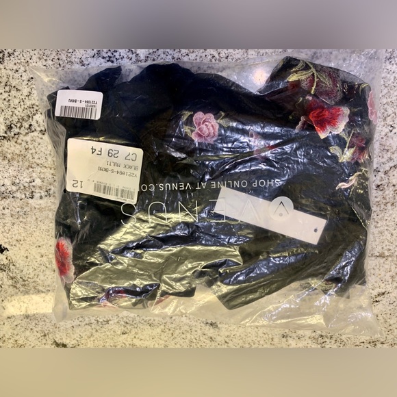 Women's Embroidered Sleeve Jumpsuit - Black Multi, Size S by Venus NWT - Picture 4 of 7